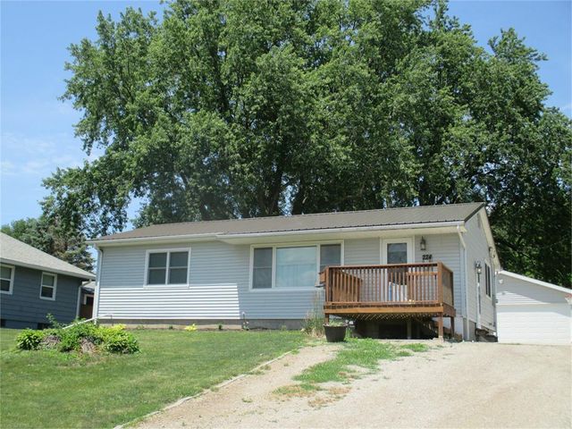 224 Linden Ct, Brooklyn, IA 52211