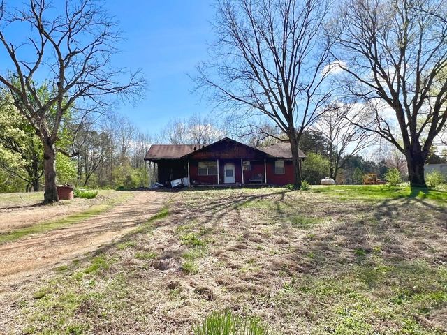 135 Crumble Ln, Crump, TN 38327