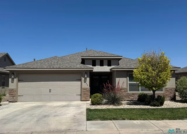 1385 Springfield St, Artesia, NM 88210