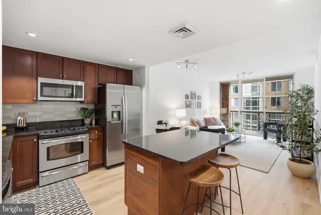 1020 N  Highland St #705, Arlington, VA 22201
