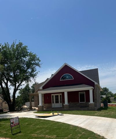 1605 2nd St, Woodward, OK 73801