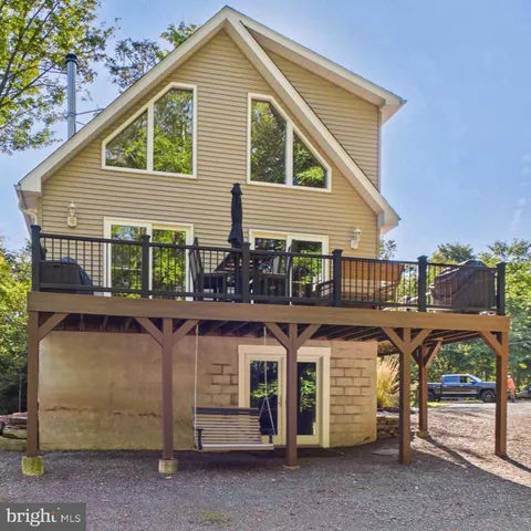 1008 Canoochee Ct, Lake Ariel, PA 18436