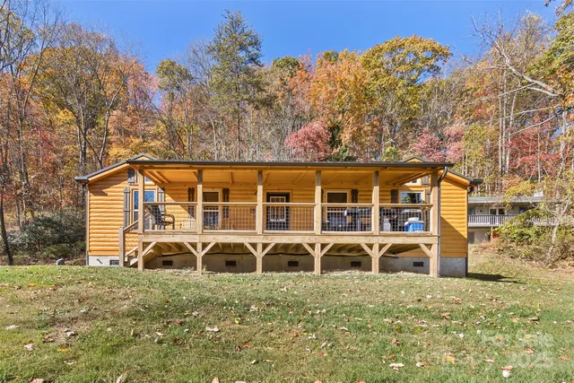130 Charity Ln, Candler, NC 28715