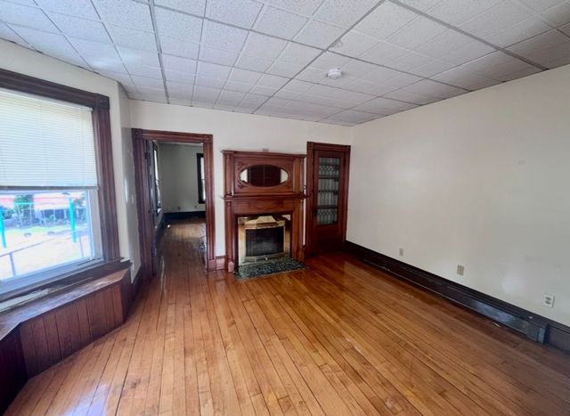 909 State St #B, Portsmouth, NH 03801