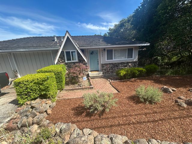2425 Coronet Blvd, Belmont, CA 94002