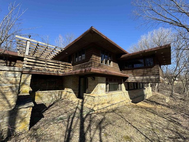 111 OLD DARLINGTON Road, Mineral Point, WI 53565