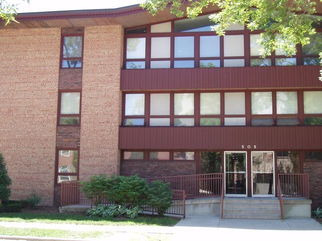505 E  Henry Clay St   #205, Whitefish Bay, WI 53217