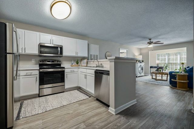 215 William Penn Plz #1122, Durham, NC 27704