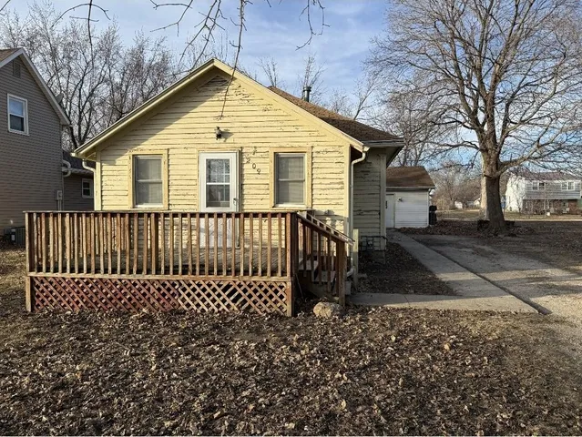 209 E  Veterans Rd, Laurens, IA 50554