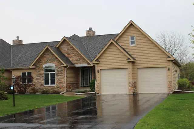 1009 Links Rd, Lake Geneva, WI 53147