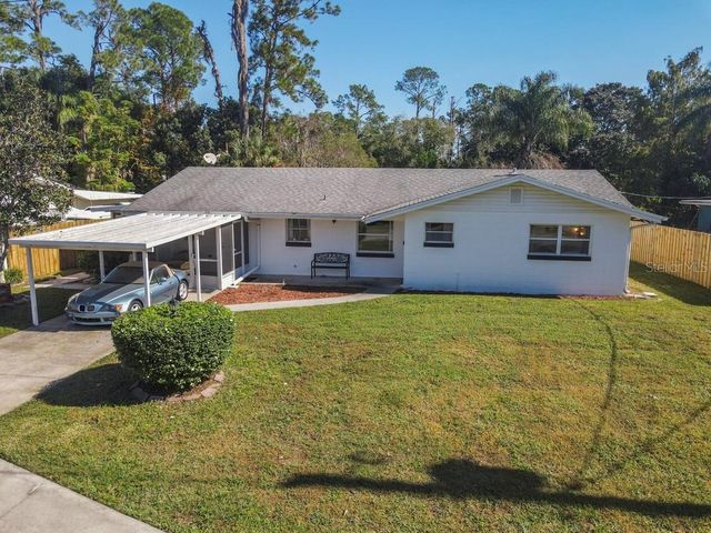 37102 Oak Ln, Umatilla, FL 32784