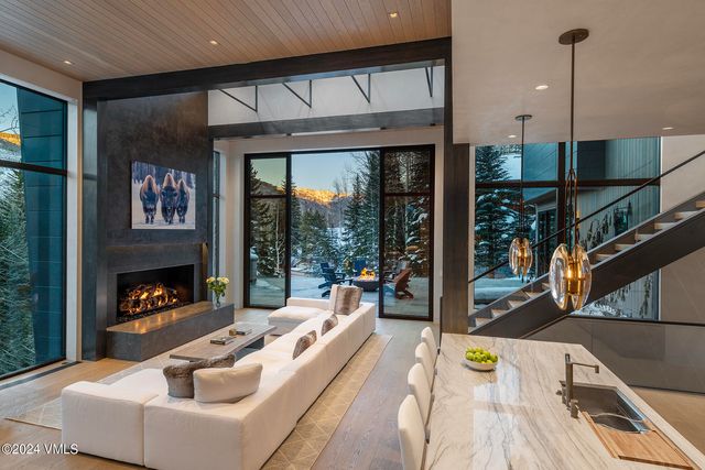 307 ROCKLEDGE RD, VAIL, CO 81657