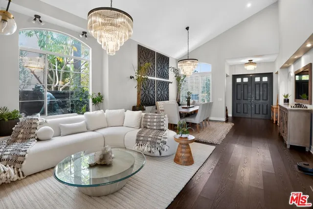 5018 S  Chariton Ave, Los Angeles, CA 90056