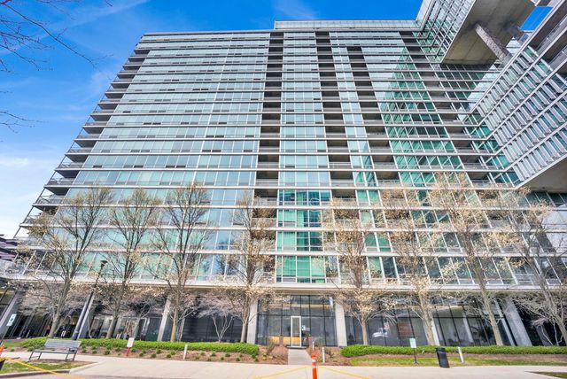9725 Woods Dr #507, Skokie, IL 60077