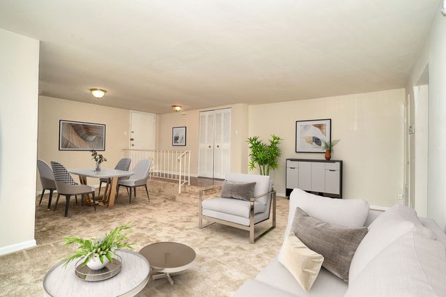 3613 Silver Park Dr #3619-402, Suitland, MD 20746