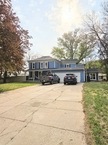 917 N  10th Ave, Broken Bow, NE 68822