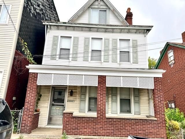 2303 Eccles St, Pittsburgh, PA 15210