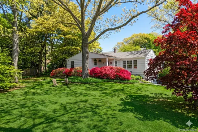 77 Bay Drive E, Huntington, NY 11743