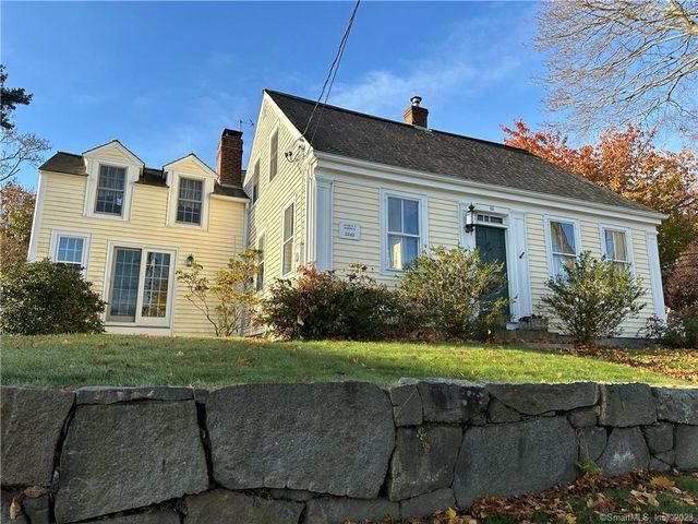 83 Front St, Groton, CT 06340