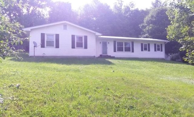 711 Circle Dr, Grayson, KY 41143