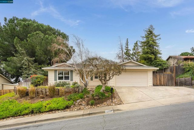 2213 Mount Whitney Dr, Pittsburg, CA 94565
