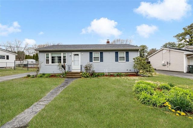 22 Larch Dr, Coventry, RI 02816