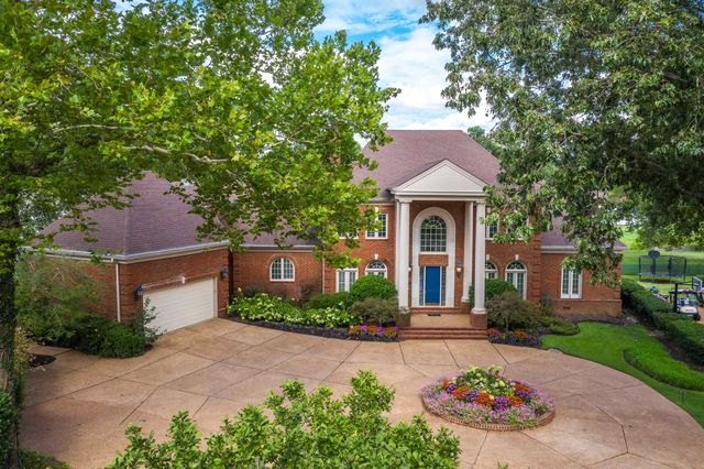 8596 The Island At Southwind Dr, Memphis, TN 38125