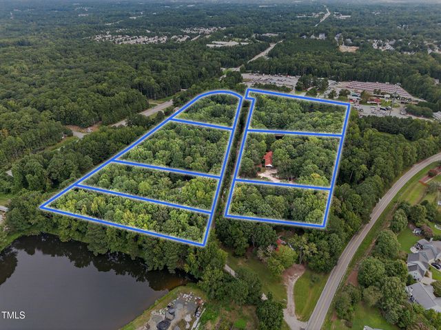 712 Oak Ridge Dr, Cary, NC 27519