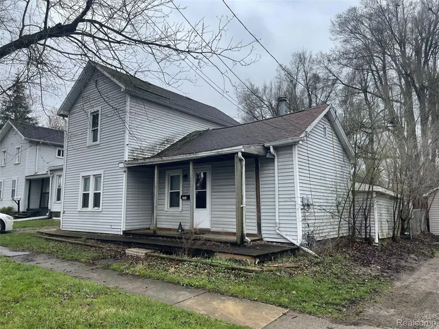 709 N  Locust St, Adrian, MI 49221