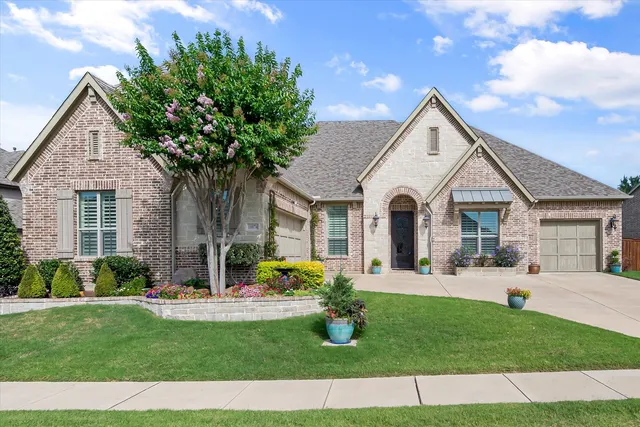 10874 Smoky Oak Trl, Argyle, TX 76226