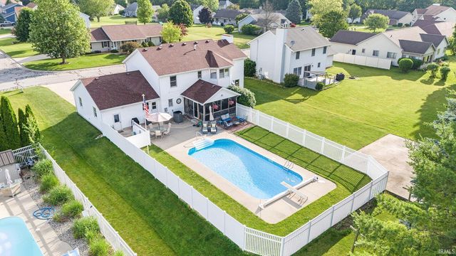 808 Lydia Dr, Warsaw, IN 46582