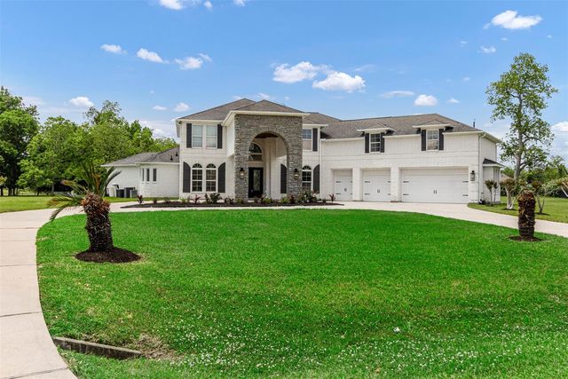 32731 Westminster Dr, Weston Lakes, TX 77441