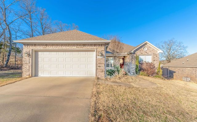 1724 Pioneer Dr, Cabot, AR 72023