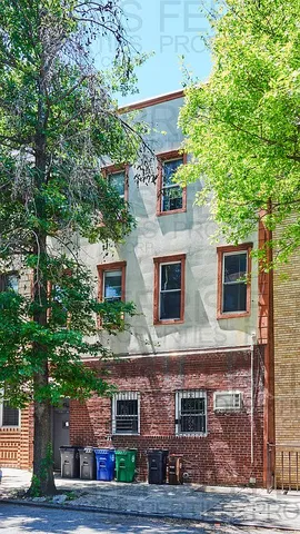 473 Humboldt St, Brooklyn, NY 11211