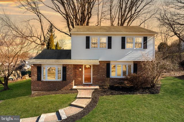 209 Valley View Ln, Downingtown, PA 19335