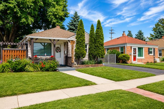 2548 Willow St, Franklin Park, IL 60131