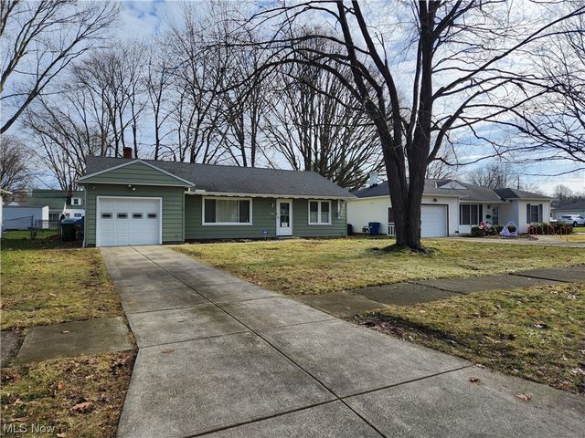 7089 Oakwood Rd, Parma Heights, OH 44130