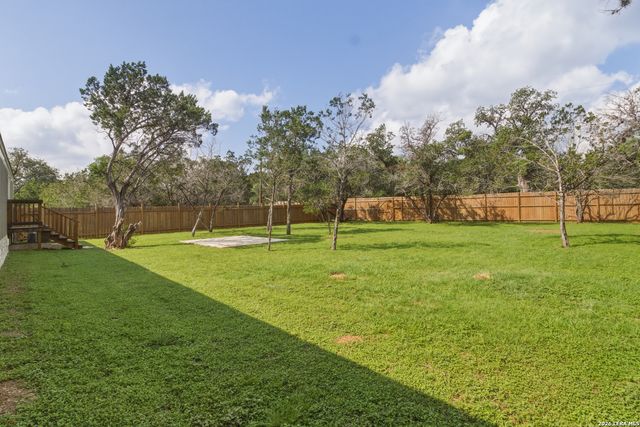256 NAKOMIS DR, Bandera, TX 78003