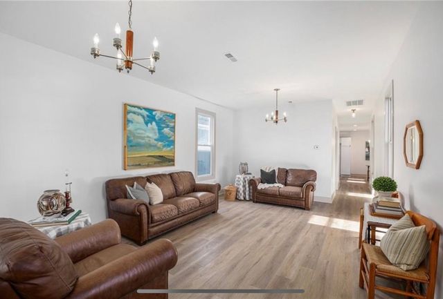 325 Kiowa St, Leavenworth, KS 66048