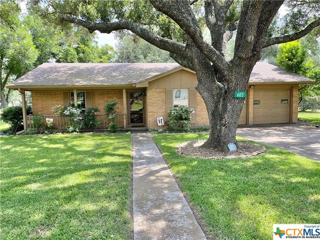 603 Meadowbrook Ln, Goliad, TX 77963