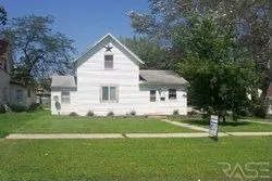 624 9th St, Sibley, IA 51249