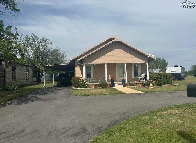 207 E  Glisson Ave, Electra, TX 76360