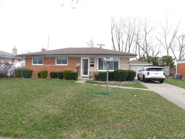 33944 Brookshire Dr, Sterling Heights, MI 48312