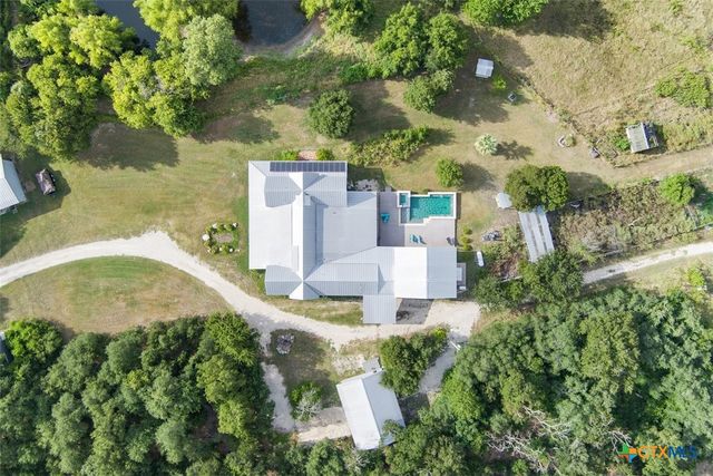 100 S  Dewberry Creek Trl, Hutto, TX 78634