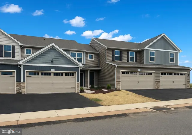 7253 White Oak Blvd, Harrisburg, PA 17112