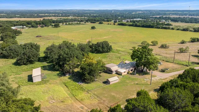 190 County Road 2100, Meridian, TX 76665