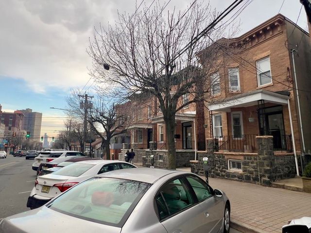 313 60th St, West New York, NJ 07093