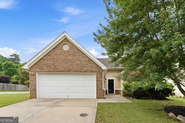 14 Grier Ln, Newnan, GA 30263
