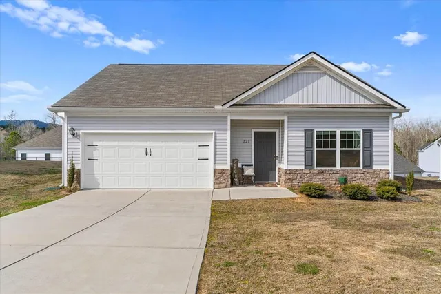 321 Collington Cir, Dalton, GA 30721