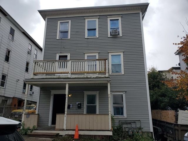 30 Columbia St, Worcester, MA 01604